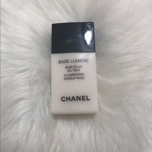 Chanel Lumière- illuminating makeup base
